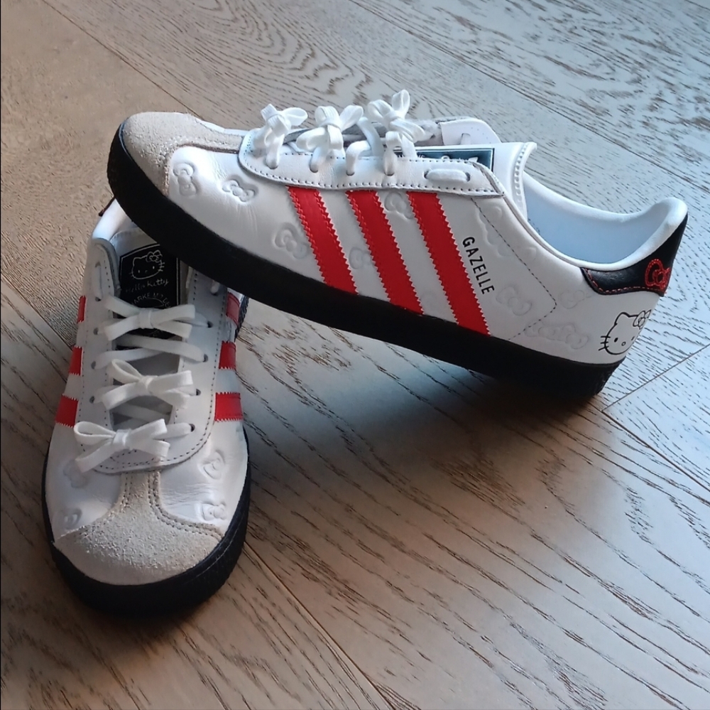 NEW HELLO KITTY Limited Edition Adidas Gazelle Size 4Y or 6-6.5 W